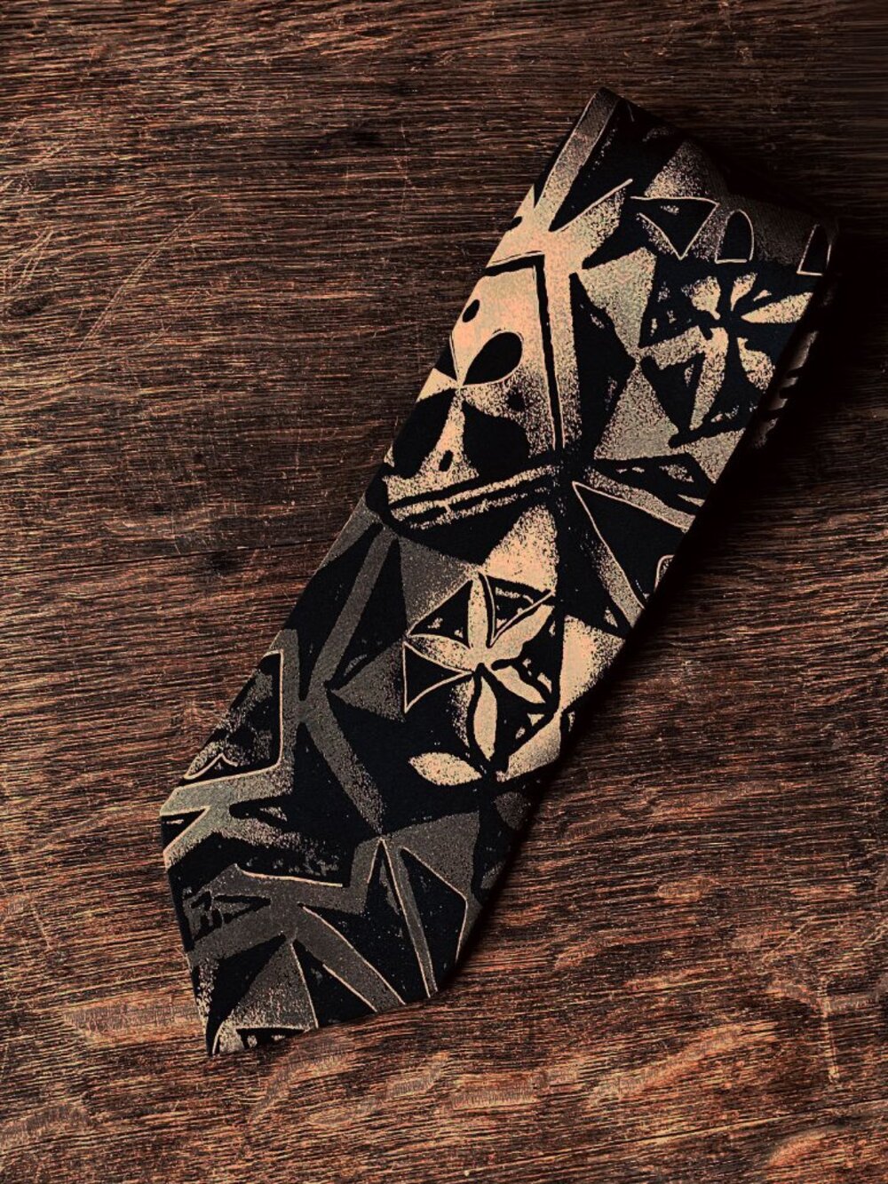 Vintage, Alcione brand tie. It's also big, bold and 100% silk from Milan Italy.